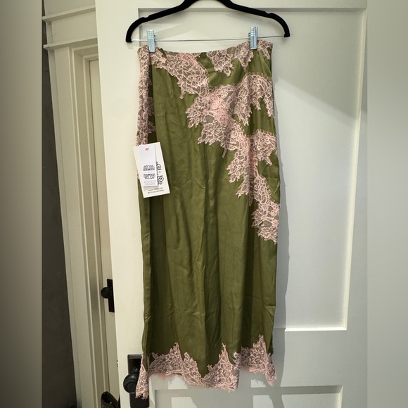 Lace Trim Satin Shirt - Picture 11 of 12